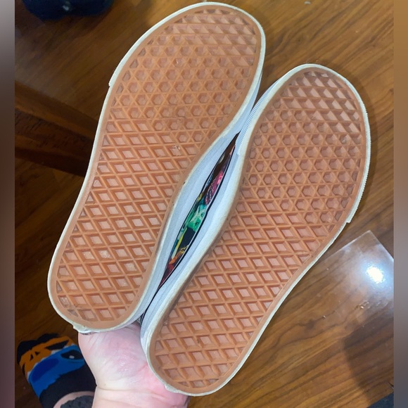 Colorful cat vans - Picture 4 of 8